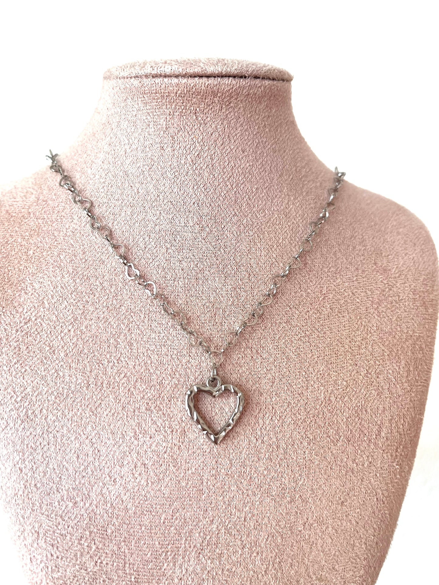 Ketting full of hearts - zilver