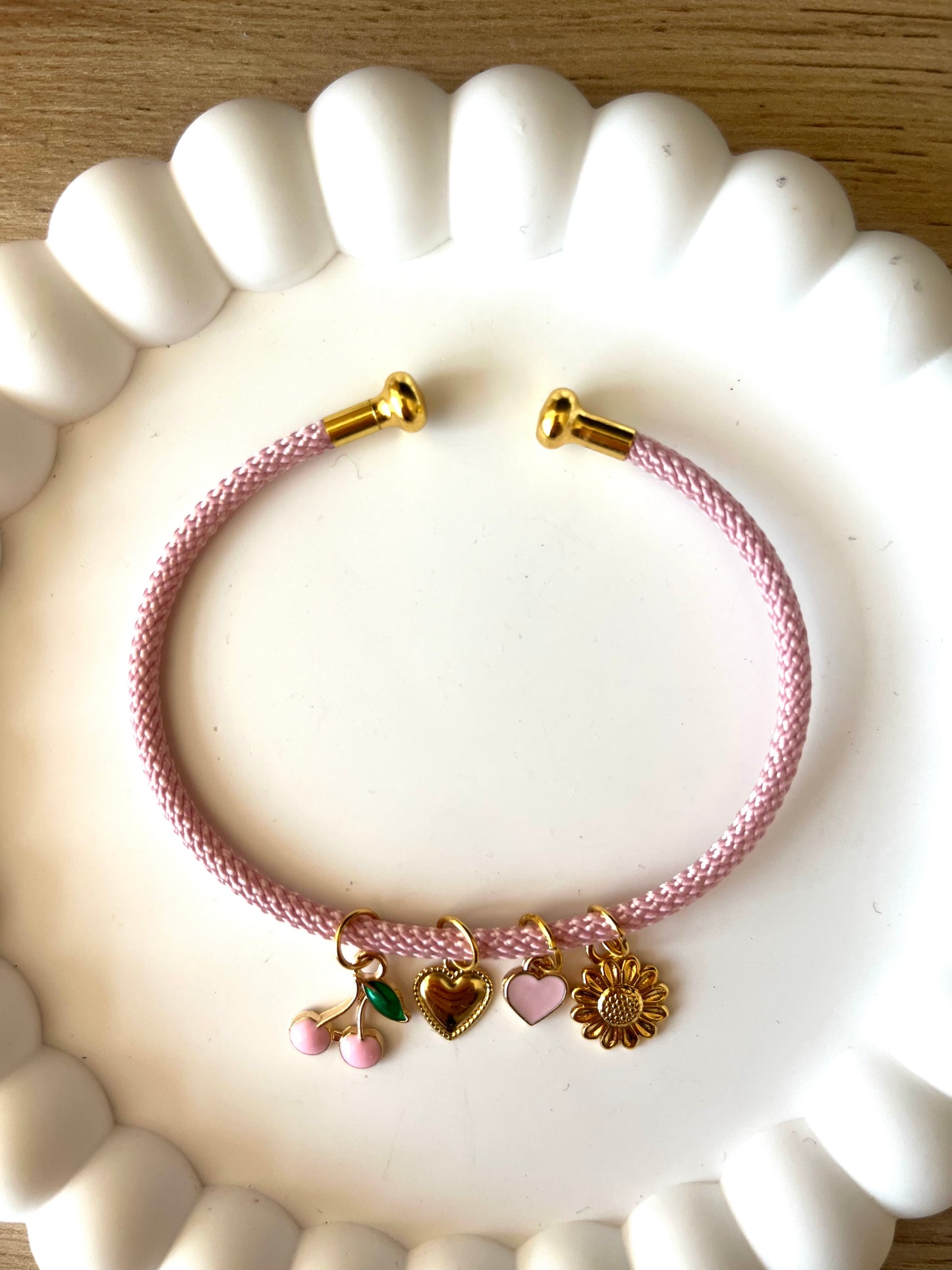 Bangle armband kersje roze - goud